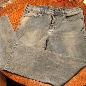 American Eagle men’s jeans